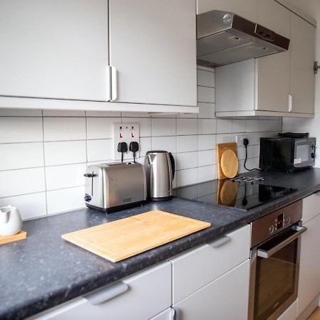 Guestready - Homely Leeds City Apartment Sleep 4 Meanwood Dış mekan fotoğraf