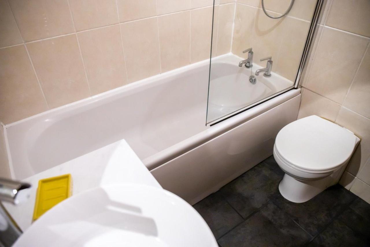 Guestready - Homely Leeds City Apartment Sleep 4 Meanwood Dış mekan fotoğraf